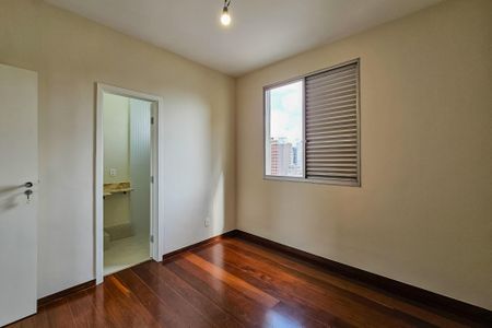 Apartamento à venda com 100m², 3 quartos e 2 vagasSuíte