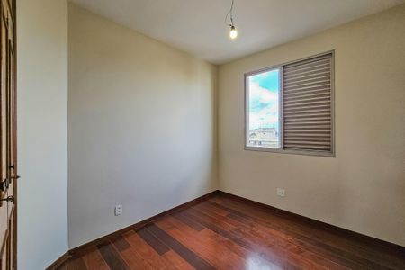 Apartamento à venda com 100m², 3 quartos e 2 vagasQuarto 2