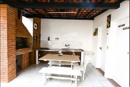Casa para alugar com 240m², 5 quartos e 4 vagas