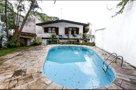 Casa para alugar com 240m², 5 quartos e 4 vagas
