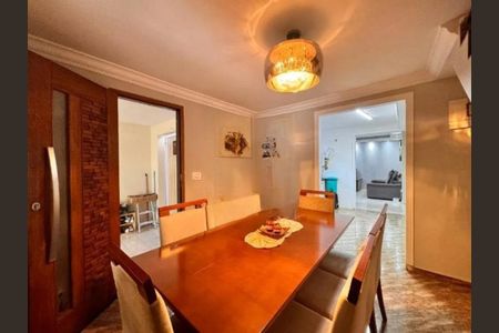 Casa à venda com 200m², 3 quartos e 3 vagas