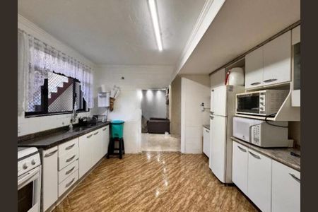 Casa à venda com 200m², 3 quartos e 3 vagas