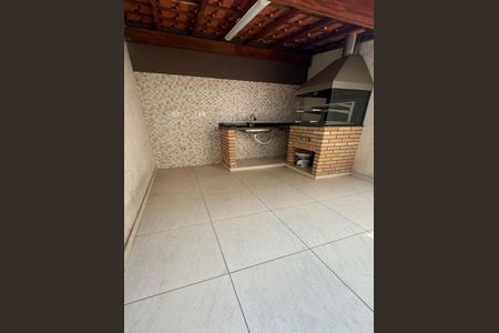 Casa à venda com 106m², 3 quartos e 5 vagas