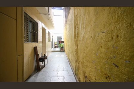 Casa à venda com 200m², 4 quartos e 1 vaga Casa à venda com 200m², 4 quartos e 1 vagaCorredor