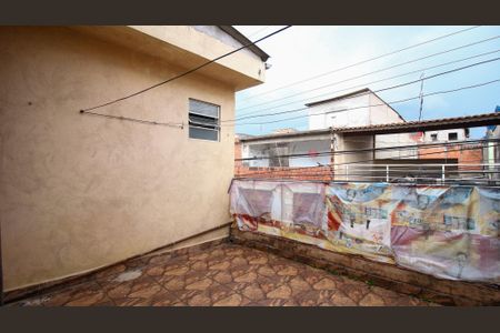 Casa à venda com 200m², 4 quartos e 1 vaga Casa à venda com 200m², 4 quartos e 1 vagaVaranda