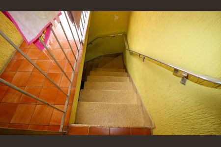 Casa à venda com 200m², 4 quartos e 1 vaga Casa à venda com 200m², 4 quartos e 1 vagaEscadaria