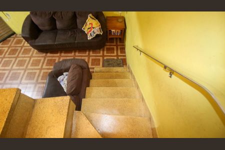 Casa à venda com 200m², 4 quartos e 1 vaga Casa à venda com 200m², 4 quartos e 1 vagaEscadaria