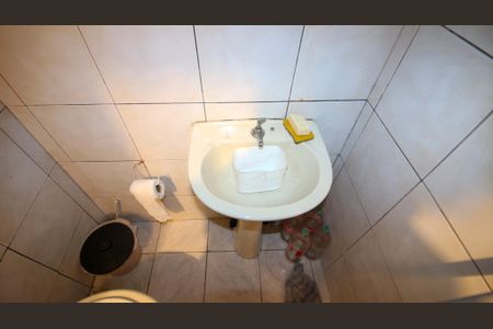 Casa à venda com 200m², 4 quartos e 1 vaga Casa à venda com 200m², 4 quartos e 1 vagaLavabo