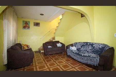 Casa à venda com 200m², 4 quartos e 1 vaga Casa à venda com 200m², 4 quartos e 1 vagaSala