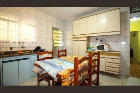 Casa à venda com 200m², 4 quartos e 1 vaga Casa à venda com 200m², 4 quartos e 1 vagaCozinha