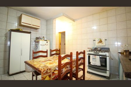 Casa à venda com 200m², 4 quartos e 1 vaga Casa à venda com 200m², 4 quartos e 1 vagaCozinha