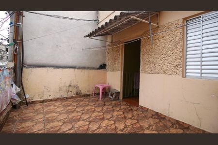 Casa à venda com 200m², 4 quartos e 1 vaga Casa à venda com 200m², 4 quartos e 1 vagaVaranda