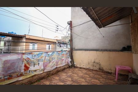 Casa à venda com 200m², 4 quartos e 1 vaga Casa à venda com 200m², 4 quartos e 1 vagaVaranda