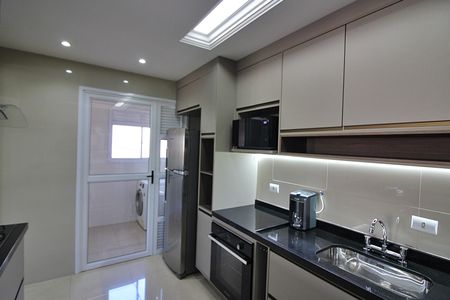 Apartamento à venda com 100m², 2 quartos e 2 vagasCozinha