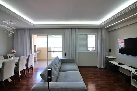 Apartamento à venda com 100m², 2 quartos e 2 vagasSala