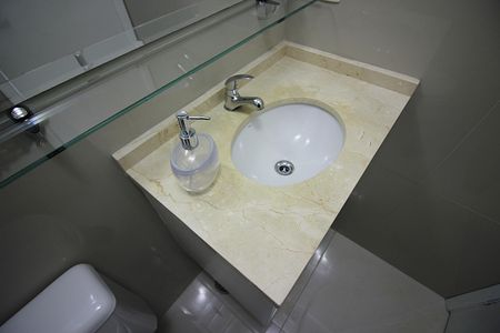 Apartamento à venda com 100m², 2 quartos e 2 vagasLavabo