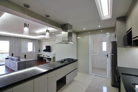 Apartamento à venda com 100m², 2 quartos e 2 vagasCozinha