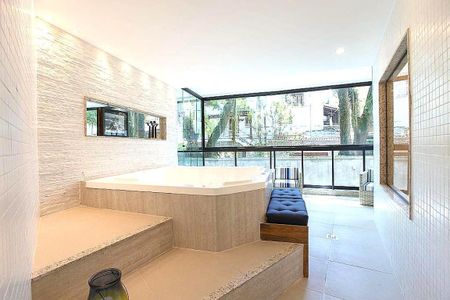 Apartamento à venda com 206m², 4 quartos e 3 vagas