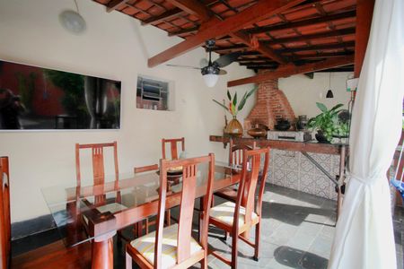 Casa à venda com 226m², 4 quartos e 2 vagasVaranda Gourmet