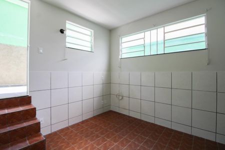 Casa para alugar com 100m², 2 quartos e 1 vaga Casa para alugar com 100m², 2 quartos e 1 vagaSala