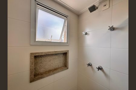 Apartamento para alugar com 64m², 2 quartos e 2 vagasBanheiro