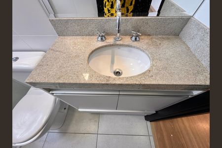 Apartamento para alugar com 64m², 2 quartos e 2 vagasBanheiro