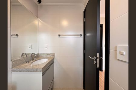 Apartamento para alugar com 64m², 2 quartos e 2 vagasBanheiro da Suíte