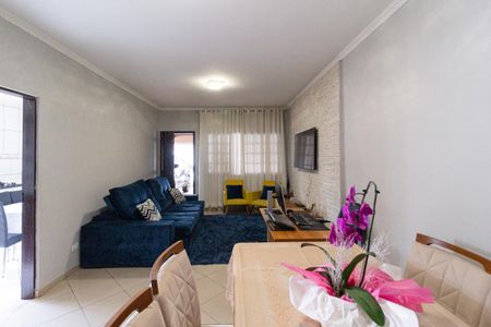 Casa à venda com 248m², 3 quartos e 6 vagasSala