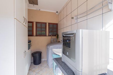 Casa à venda com 248m², 3 quartos e 6 vagasÁrea de serviço