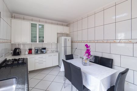 Casa à venda com 248m², 3 quartos e 6 vagasCozinha