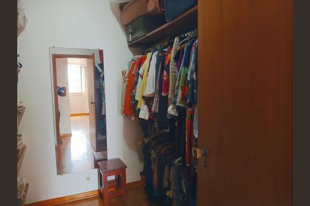 Apartamento à venda com 234m², 4 quartos e 3 vagasCloset