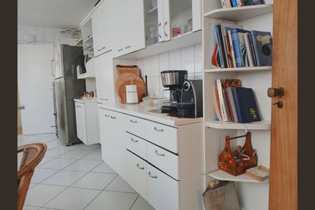 Apartamento à venda com 234m², 4 quartos e 3 vagasCozinha