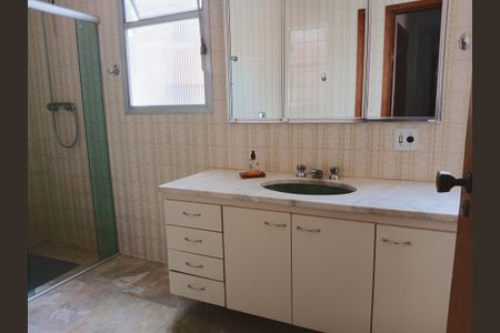 Apartamento à venda com 234m², 4 quartos e 3 vagasBanheiro