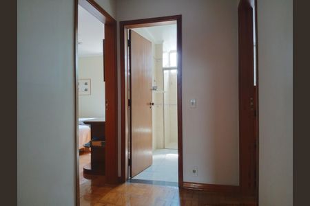 Apartamento à venda com 234m², 4 quartos e 3 vagasCorredor