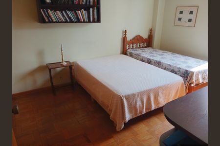 Apartamento à venda com 234m², 4 quartos e 3 vagasQuarto 2