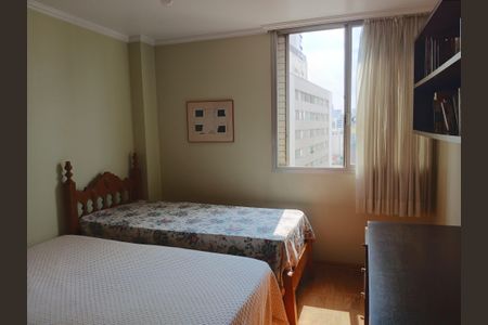 Apartamento à venda com 234m², 4 quartos e 3 vagasQuarto 2