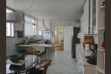 Apartamento à venda com 234m², 4 quartos e 3 vagasCozinha