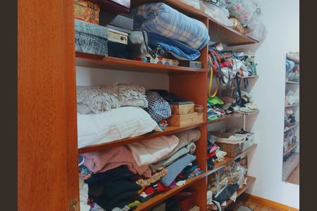 Apartamento à venda com 234m², 4 quartos e 3 vagasCloset