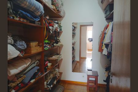 Apartamento à venda com 234m², 4 quartos e 3 vagasCloset