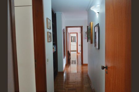Apartamento à venda com 234m², 4 quartos e 3 vagasCorredor