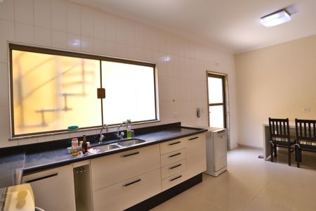 Casa à venda com 200m², 4 quartos e 2 vagasCozinha