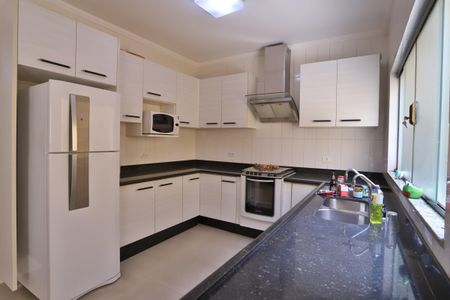 Casa à venda com 200m², 4 quartos e 2 vagasCozinha