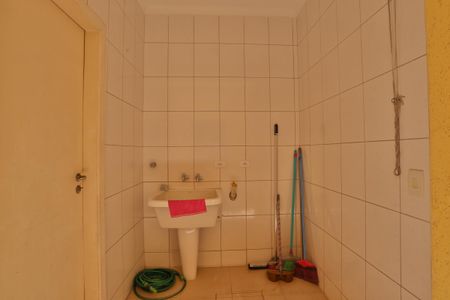 Casa à venda com 200m², 4 quartos e 2 vagasLavanderia