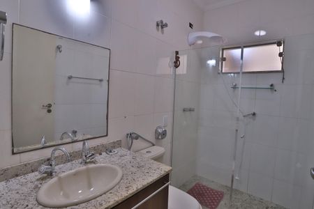 Casa à venda com 200m², 4 quartos e 2 vagasBanheiro do Quarto 2