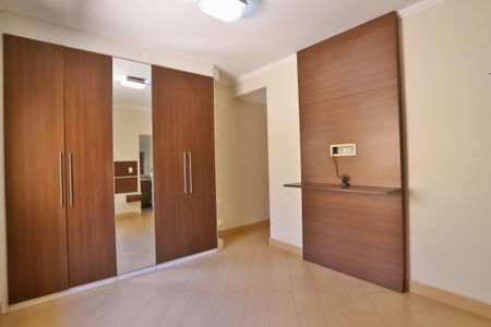 Casa à venda com 200m², 4 quartos e 2 vagasQuarto 4