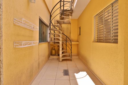 Casa à venda com 200m², 4 quartos e 2 vagasQuintal