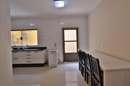 Casa à venda com 200m², 4 quartos e 2 vagasCozinha