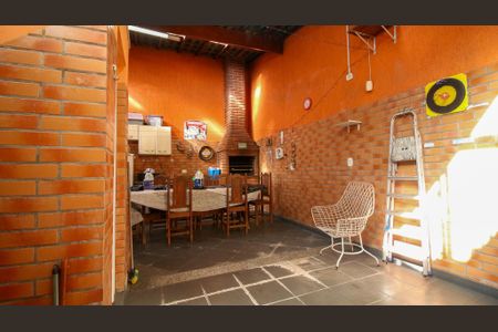 Casa à venda com 200m², 3 quartos e 1 vagaÁrea comum