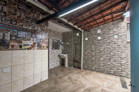 Casa para alugar com 98m², 2 quartos e 3 vagas Casa para alugar com 98m², 2 quartos e 3 vagasQuintal