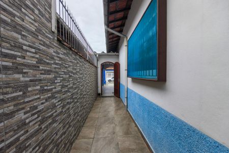 Casa para alugar com 98m², 2 quartos e 3 vagas Casa para alugar com 98m², 2 quartos e 3 vagasCorredor lateral